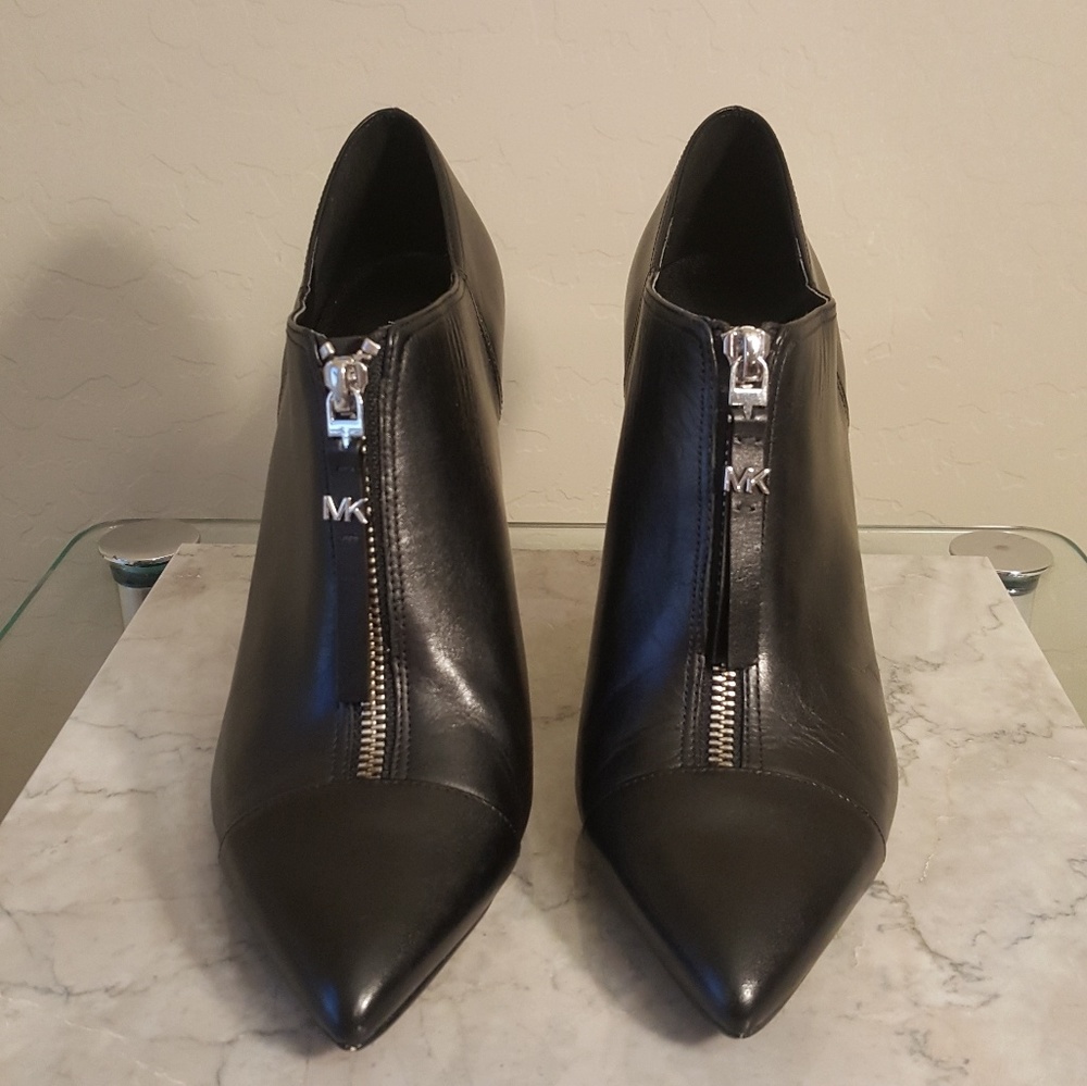 Michael Kors Andy booties